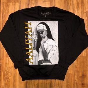 Stylish 90’s Aaliyah Bandanna Graphic Crewneck - S